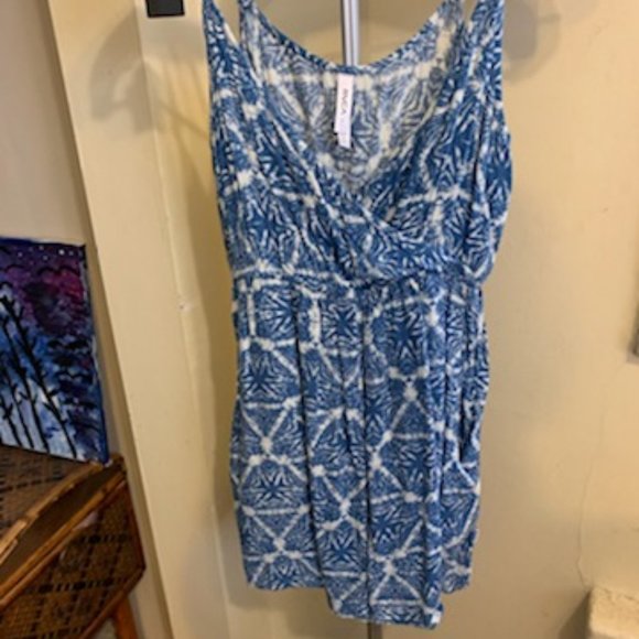 RVCA TRIANGLE PRINTED ROMPER - Picture 1 of 7